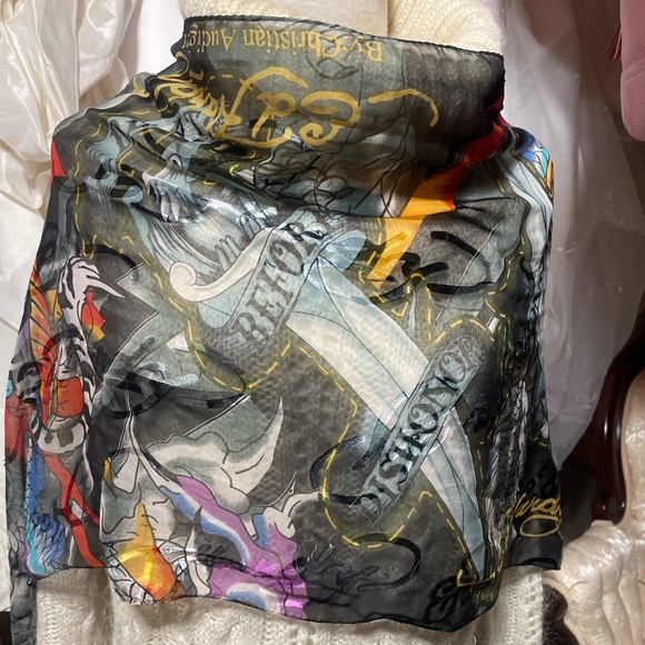 Ed Hardy scarf - Picture 5 of 11